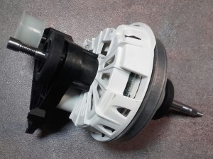 WHIRLPOOL /Silnik napędowy bębna