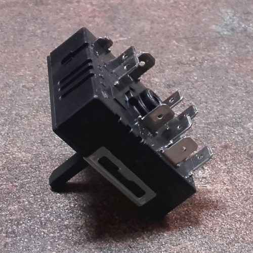 8062990.jpg