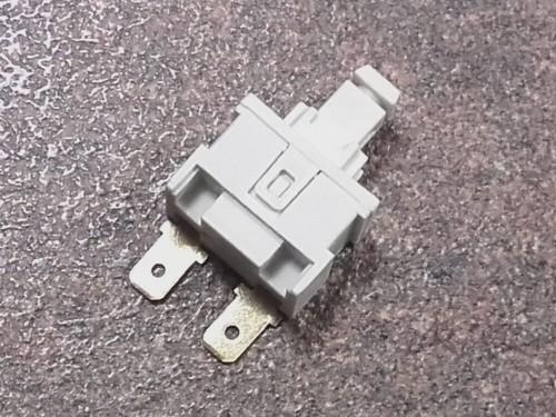 48011083.jpg